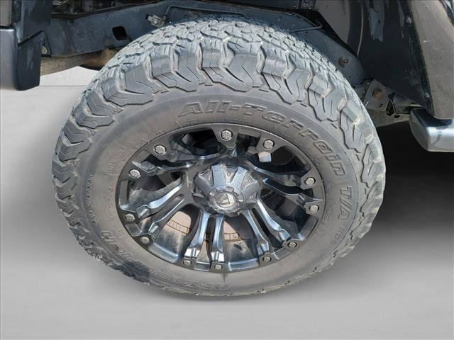 Used 2017 Jeep Wrangler Unlimited Sahara w/ Dual Top Group AWD/4WD image 11