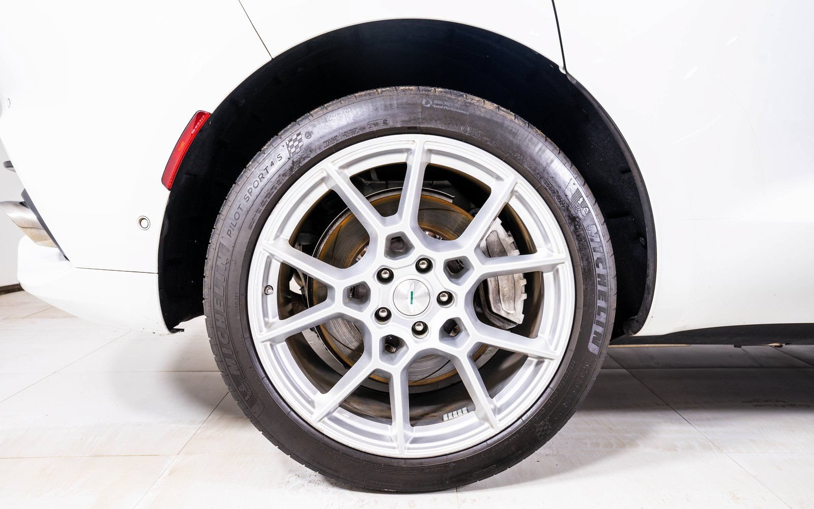 Used 2022 Aston Martin DBX AWD/4WD image 11