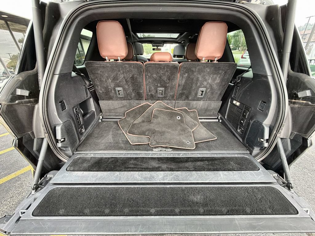 Certified 2025 Lincoln Navigator Reserve AWD/4WD image 22