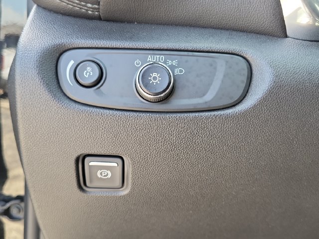 Used 2019 Chevrolet Blazer LT FWD image 12