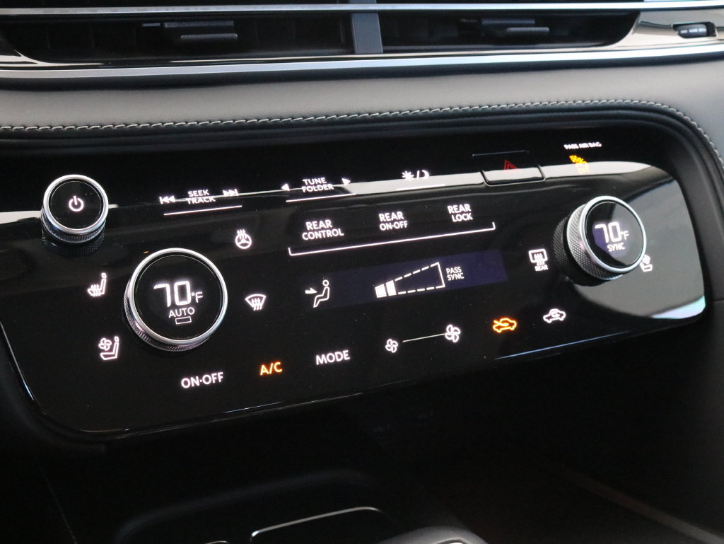 Used 2023 INFINITI QX60 Luxe w/ Performance Audio Package AWD/4WD image 17