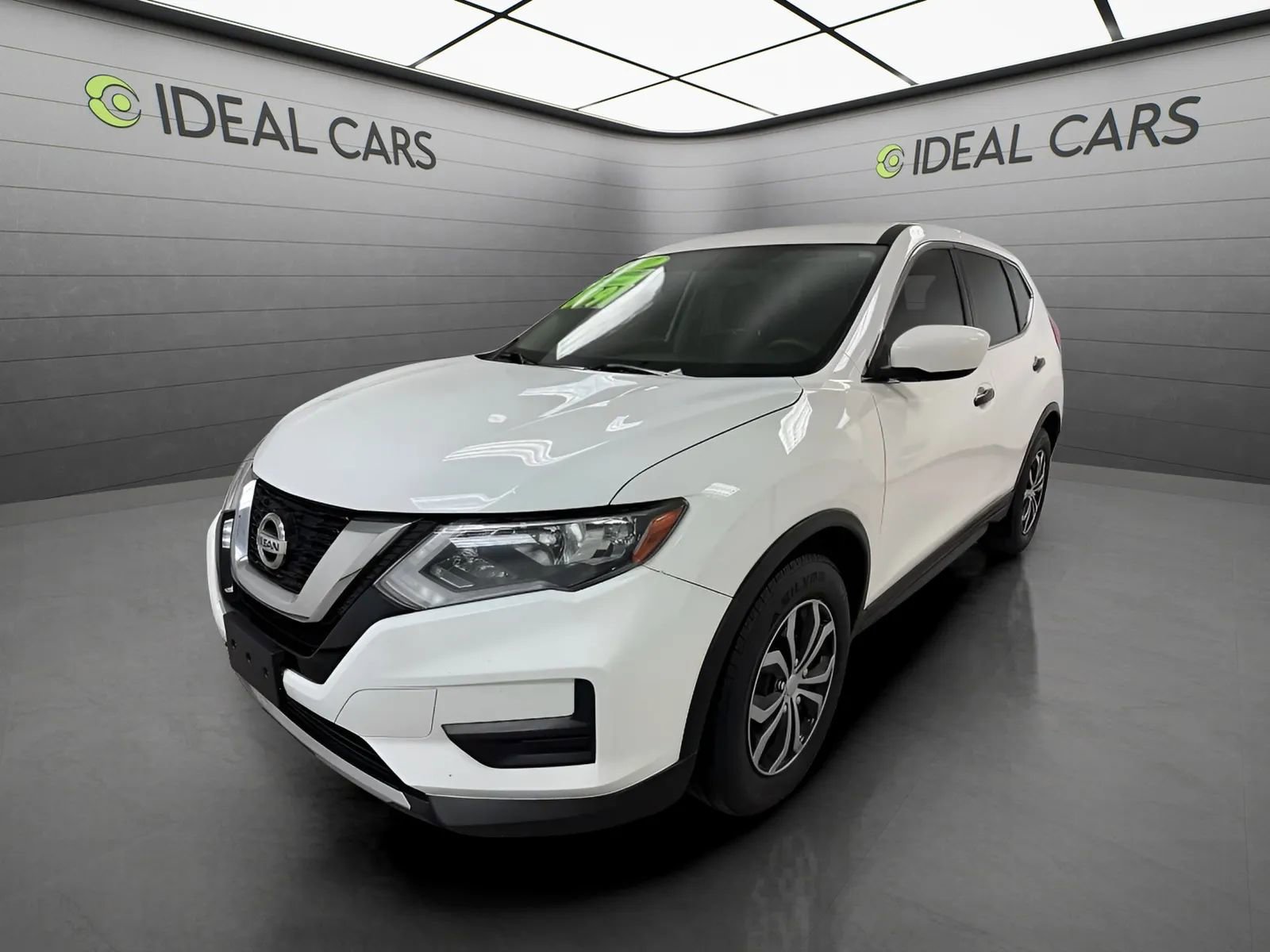 Used 2017 Nissan Rogue S FWD image 1