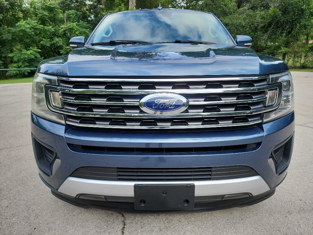 Used 2019 Ford Expedition XLT w/ Equipment Group 202A RWD image 2