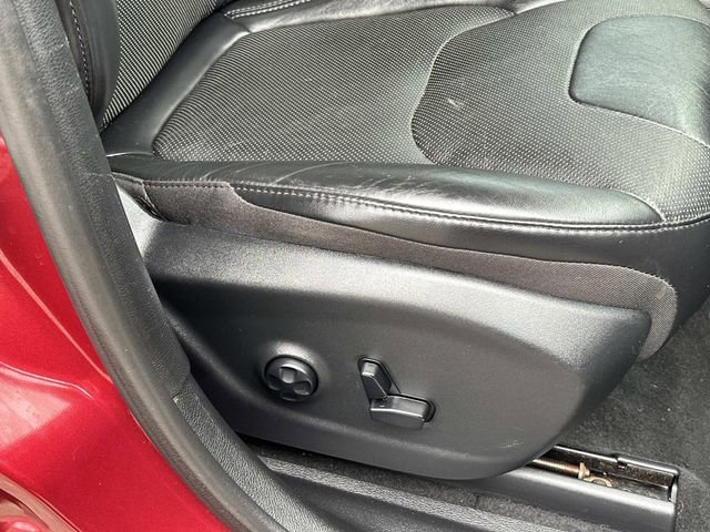 Used 2019 Jeep Cherokee Limited image 10