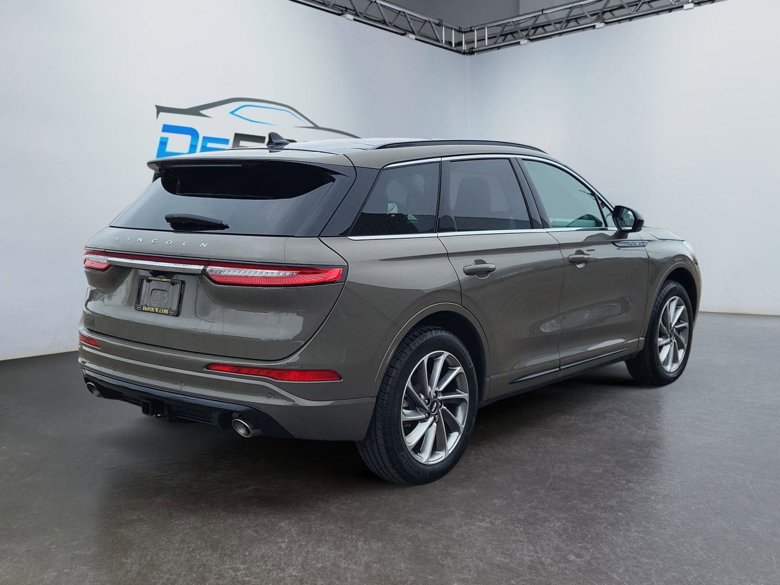 Used 2025 Lincoln Corsair Grand Touring w/ Towing Package image 3