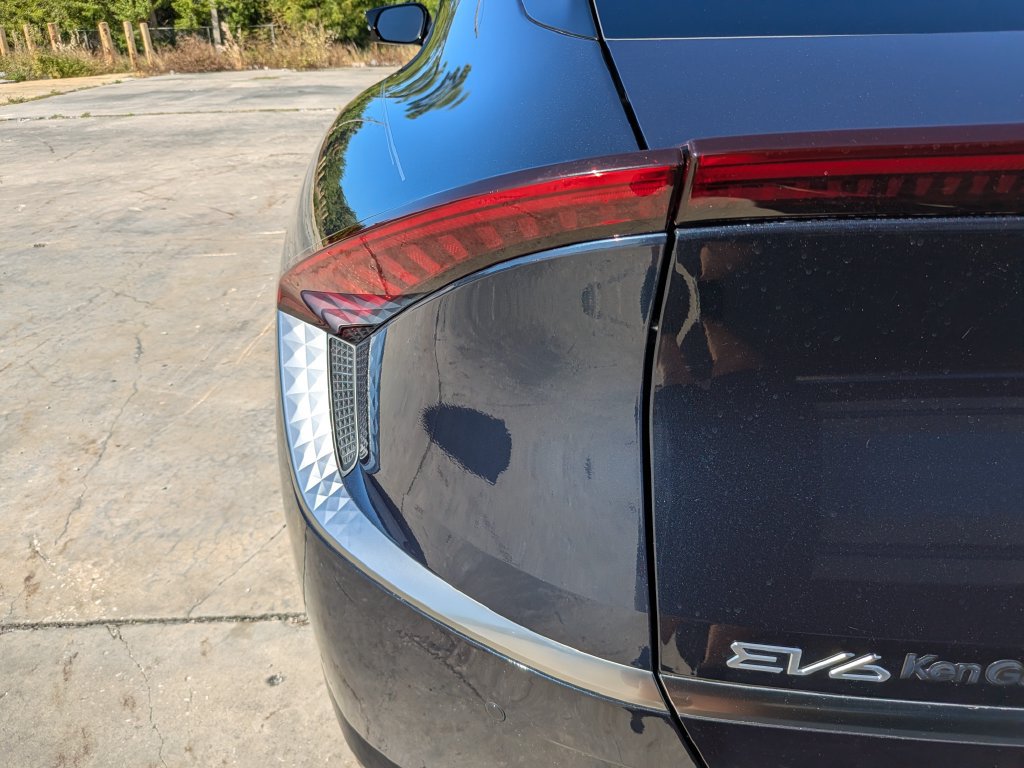 Certified 2022 Kia EV6 Wind AWD/4WD image 12