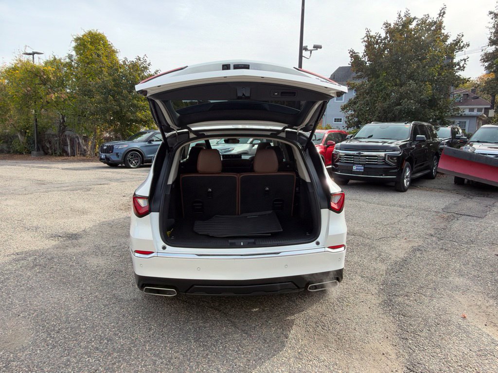 Used 2024 Acura MDX w/ Technology Package AWD/4WD image 5