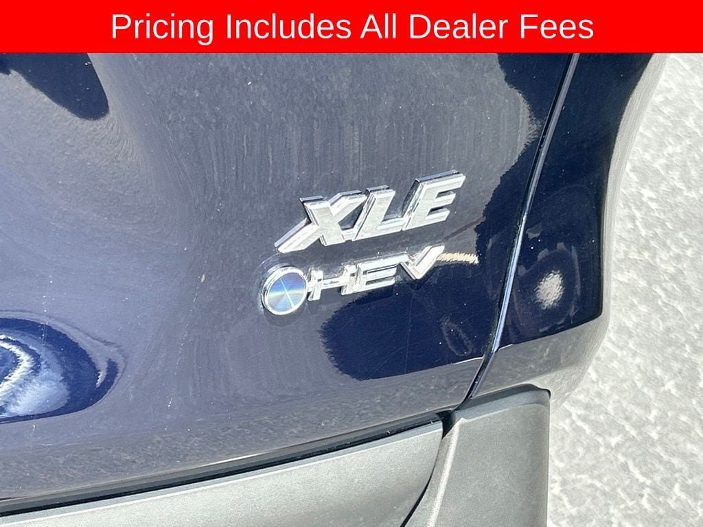 Used 2025 Toyota RAV4 XLE AWD/4WD image 17