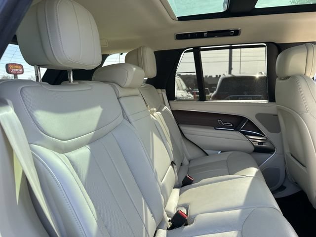 Used 2025 Land Rover Range Rover SE AWD/4WD image 30