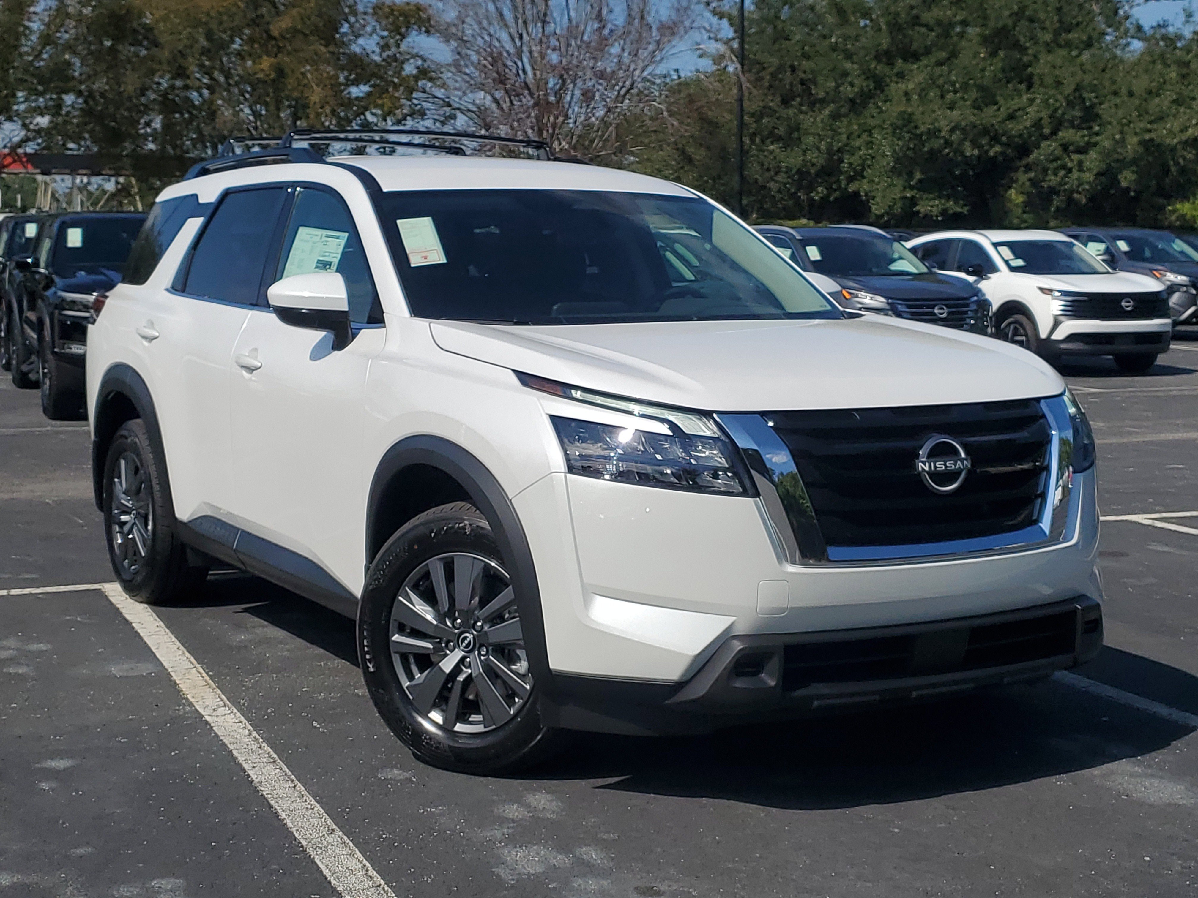 New 2025 Nissan Pathfinder SV