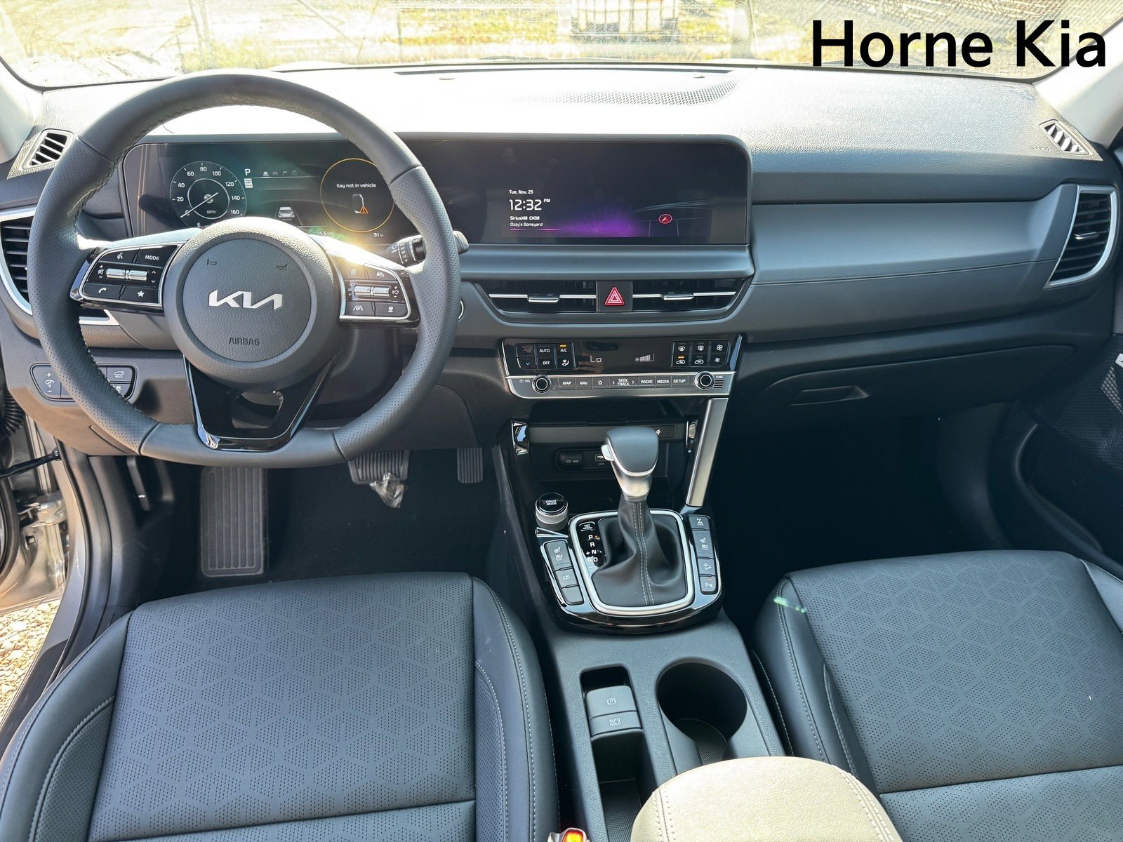 New 2026 Kia Seltos SX w/ SX Sunroof Package image 11