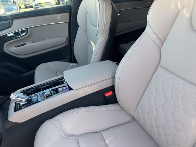 New 2026 Volvo XC90 B5 Plus image 16