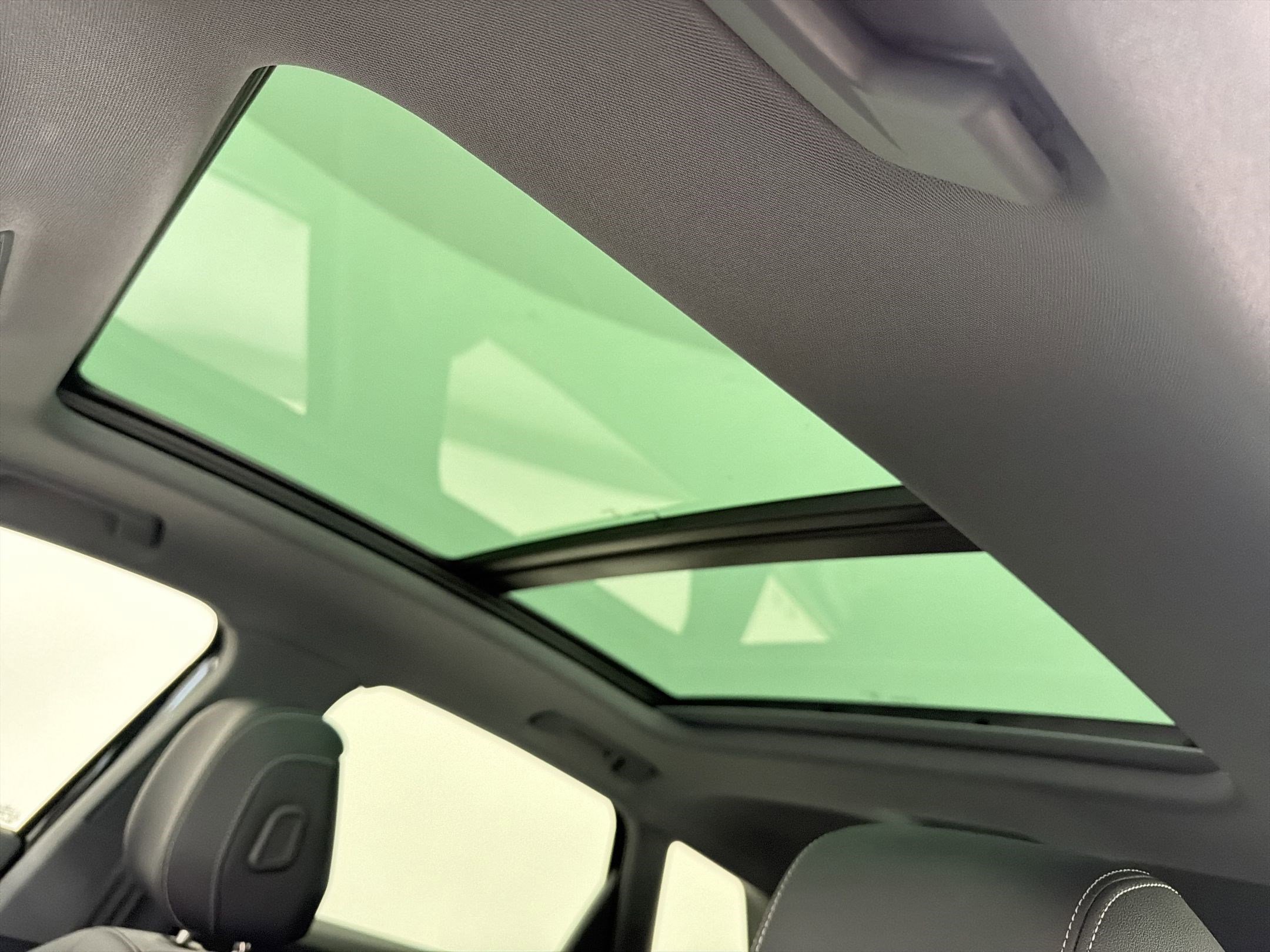 Used 2025 Audi Q4 e-tron Premium Plus w/ Premium Plus image 14