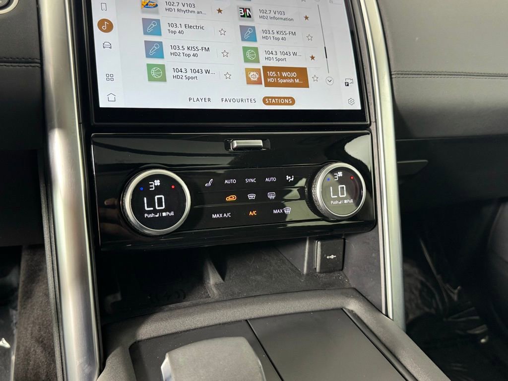 Used 2023 Land Rover Discovery S AWD/4WD image 26