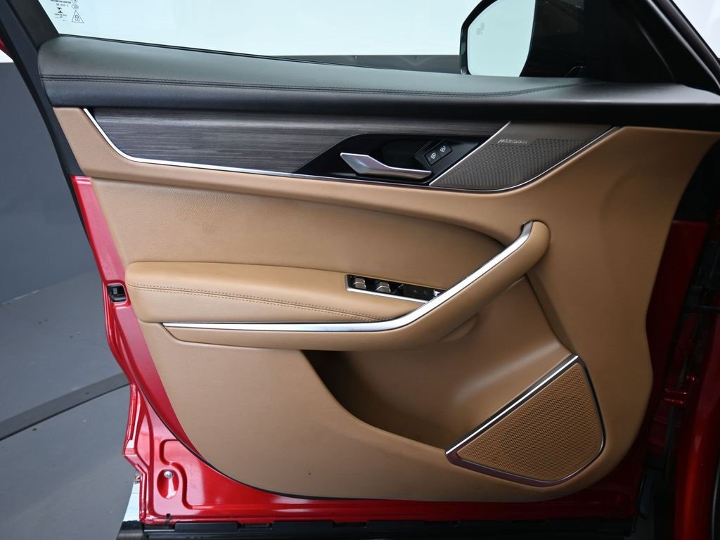 Used 2023 Jaguar F-PACE S image 9