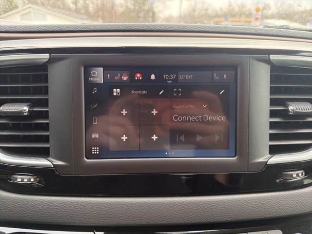 Used 2024 Chrysler Voyager LX image 27