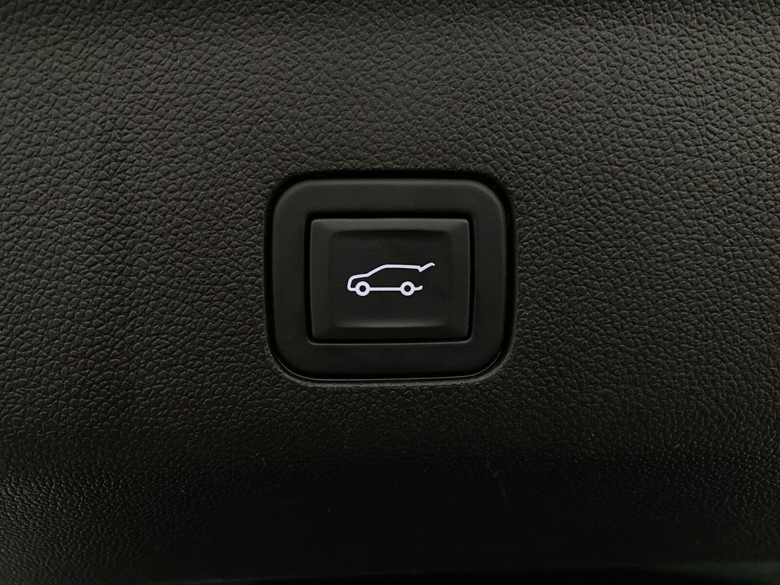 Used 2023 Cadillac Escalade V AWD/4WD image 7