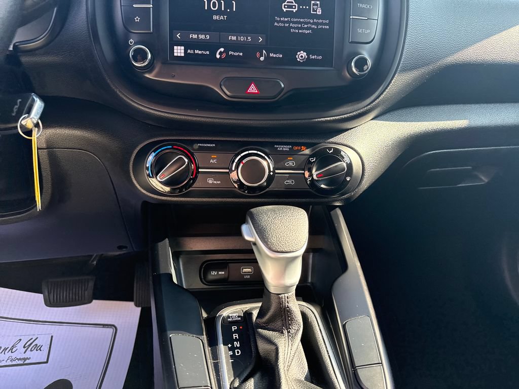 Used 2023 Kia Soul LX FWD image 28