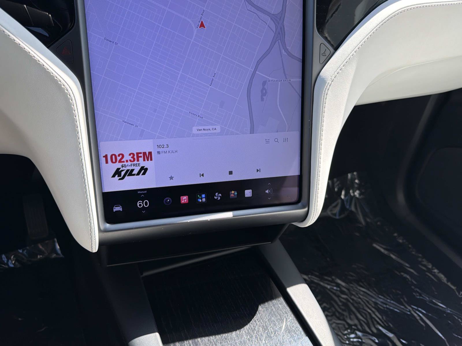 Used 2020 Tesla Model X Long Range AWD/4WD image 23