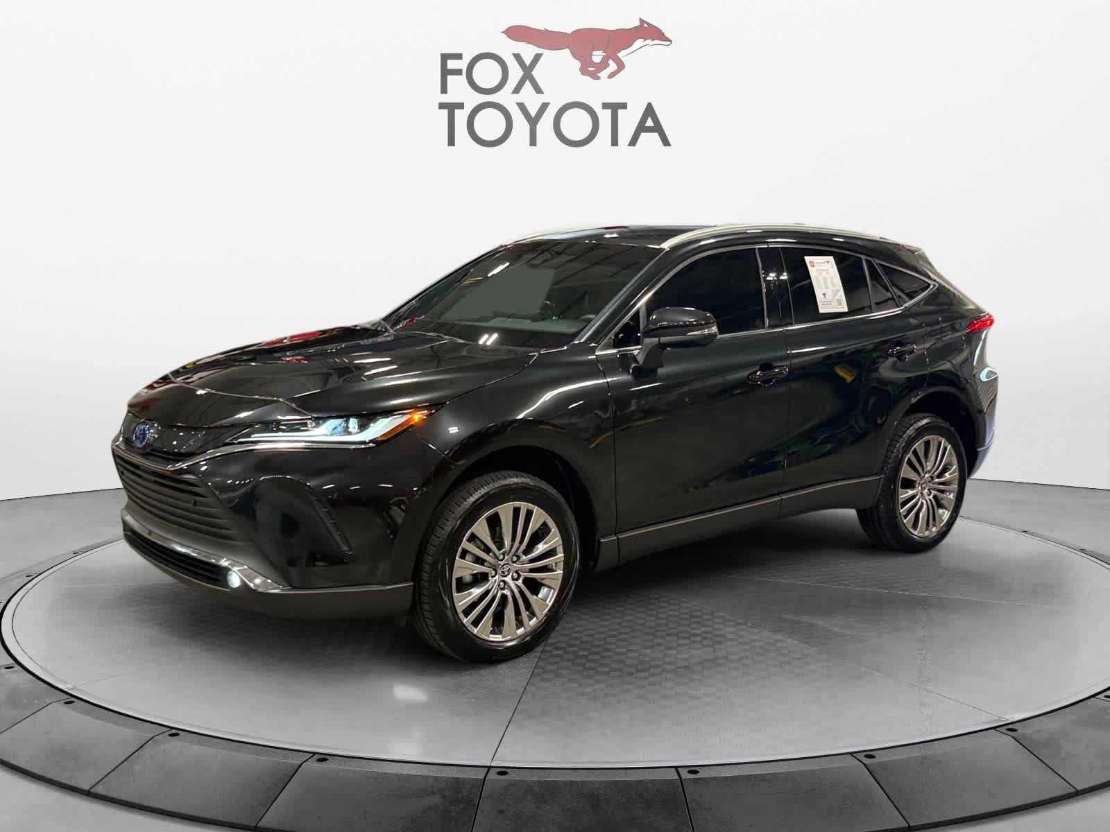 Used 2024 Toyota Venza XLE AWD/4WD image 1