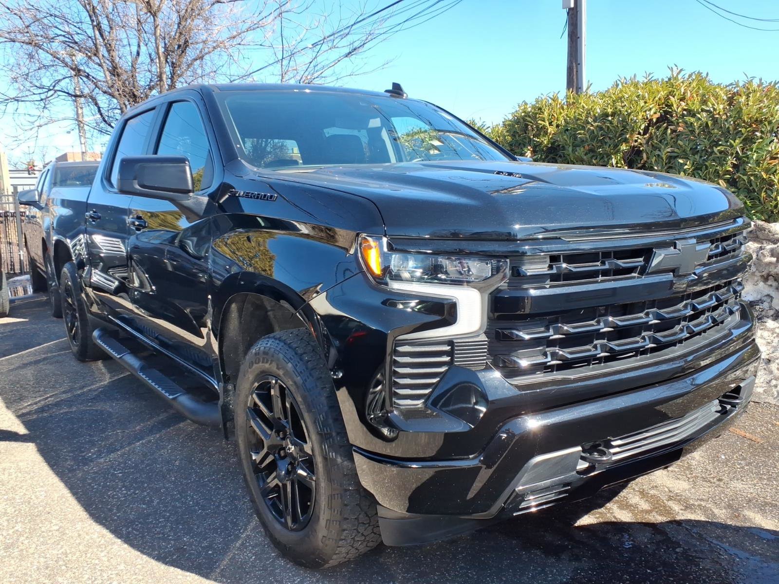 Used 2023 Chevrolet Silverado 1500 RST w/ Rally Edition AWD/4WD image 3