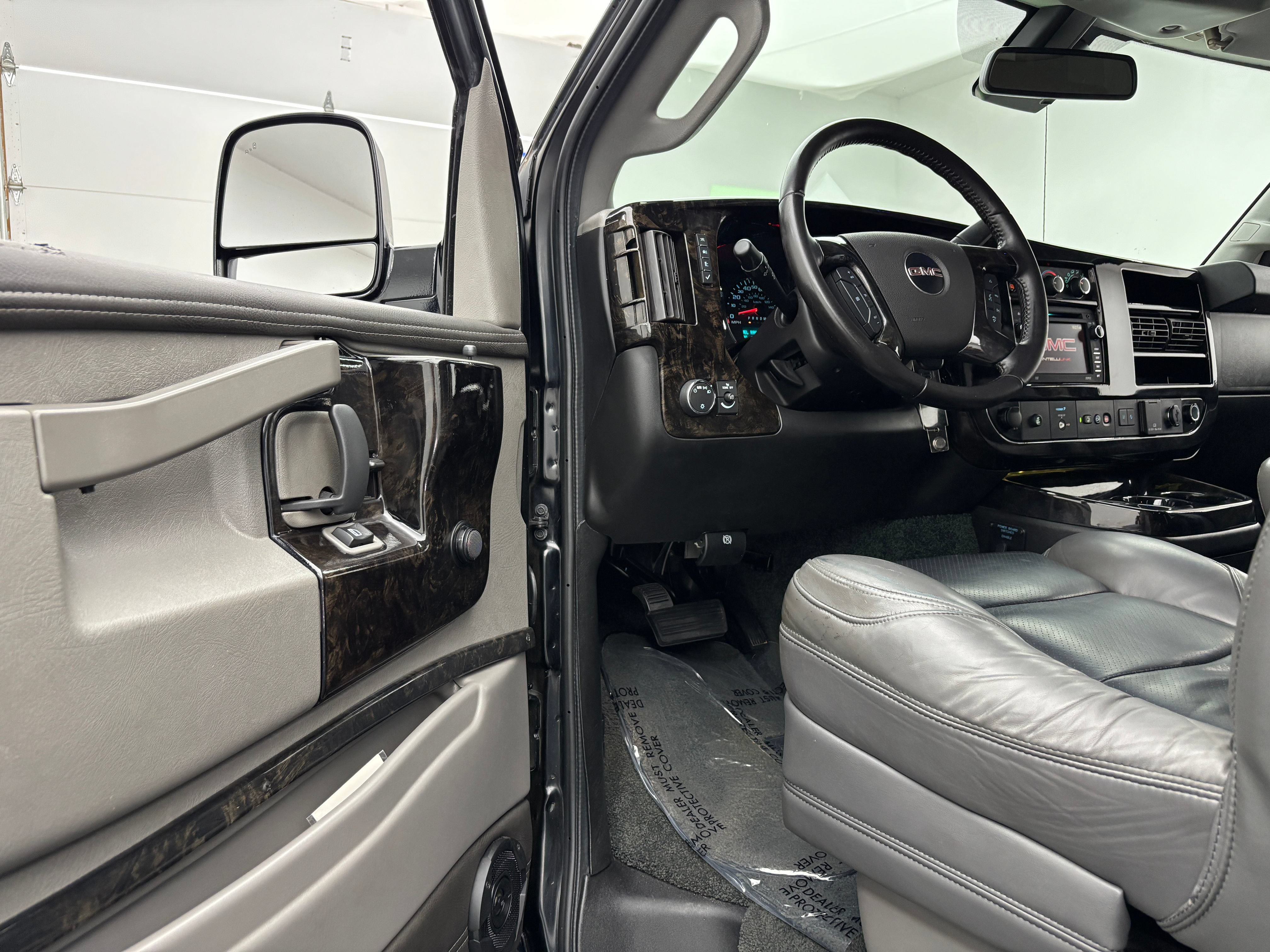 Used 2020 GMC Savana 2500 Extended w/ Enhanced Convenience Package RWD image 17
