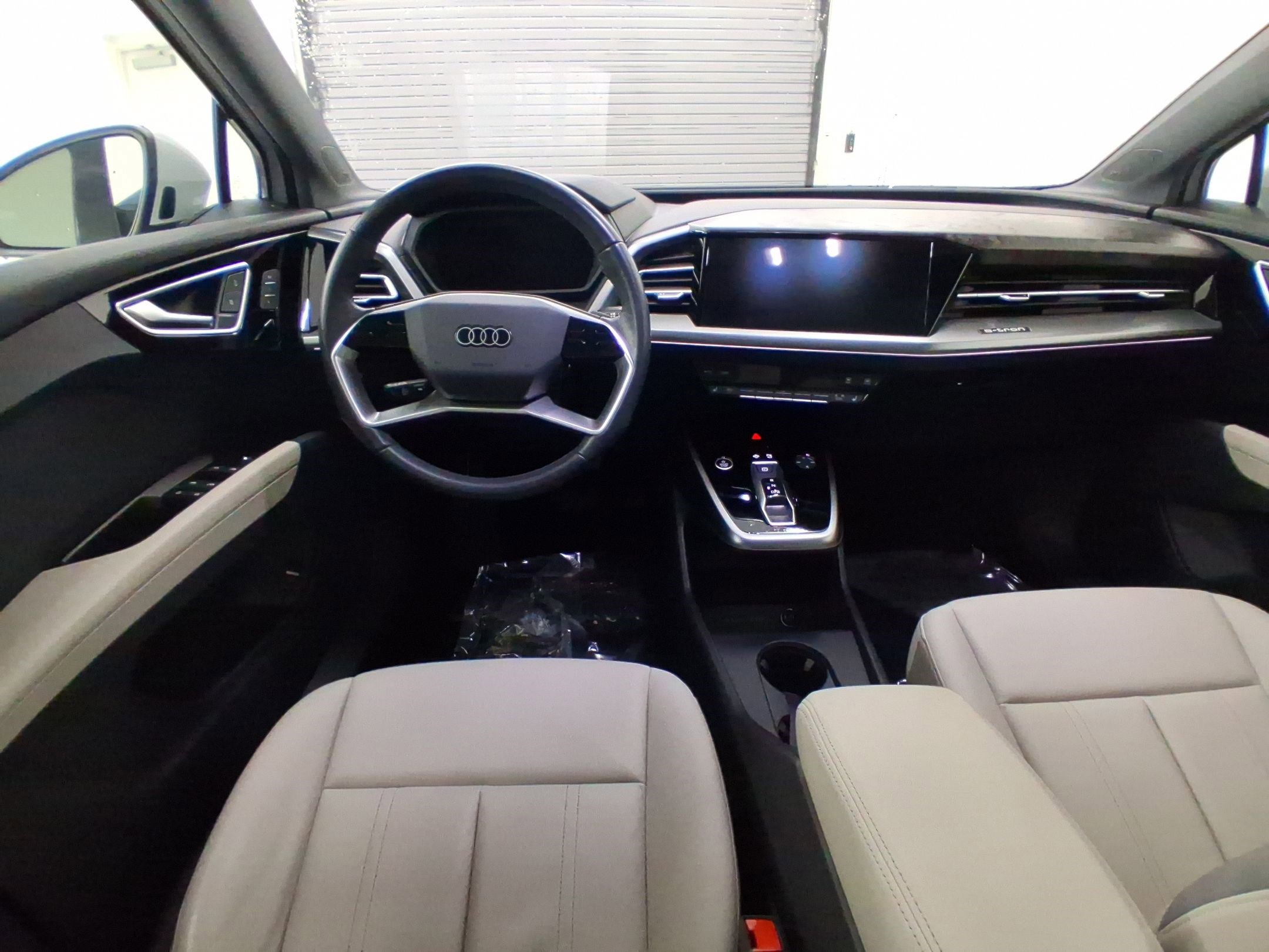 Certified 2023 Audi Q4 e-tron Prestige image 4