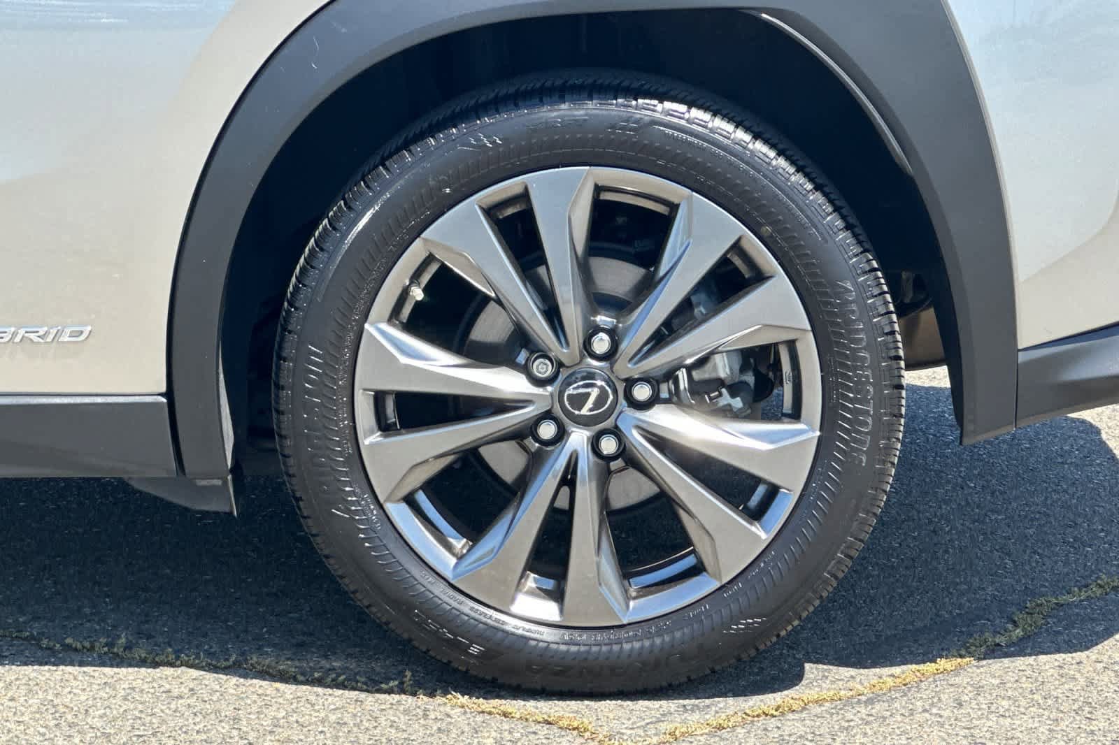 Used 2019 Lexus UX 250h F Sport w/ F Sport Premium Package AWD/4WD image 31