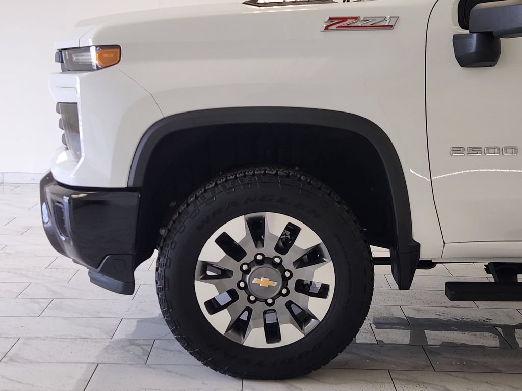 Used 2025 Chevrolet Silverado 2500 Custom w/ Custom Convenience Package AWD/4WD image 8