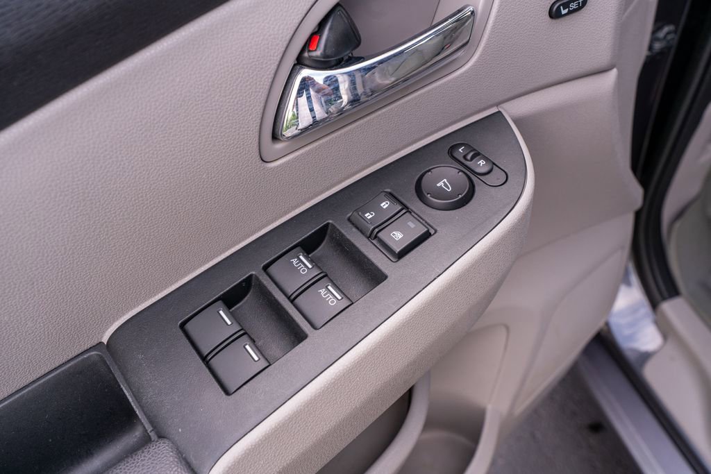 Used 2016 Honda Odyssey Touring Elite image 25