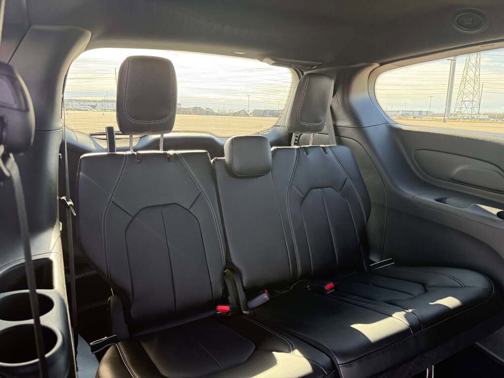 New 2026 Chrysler Pacifica Select image 38