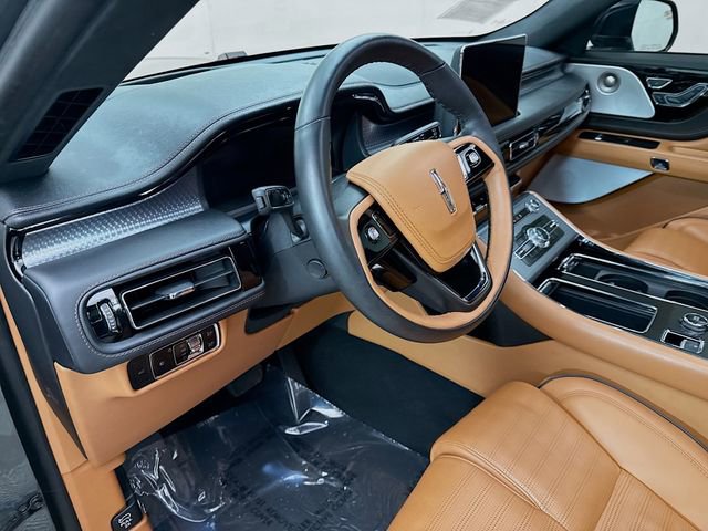 Used 2023 Lincoln Aviator Black Label w/ Dynamic Handling Package image 9