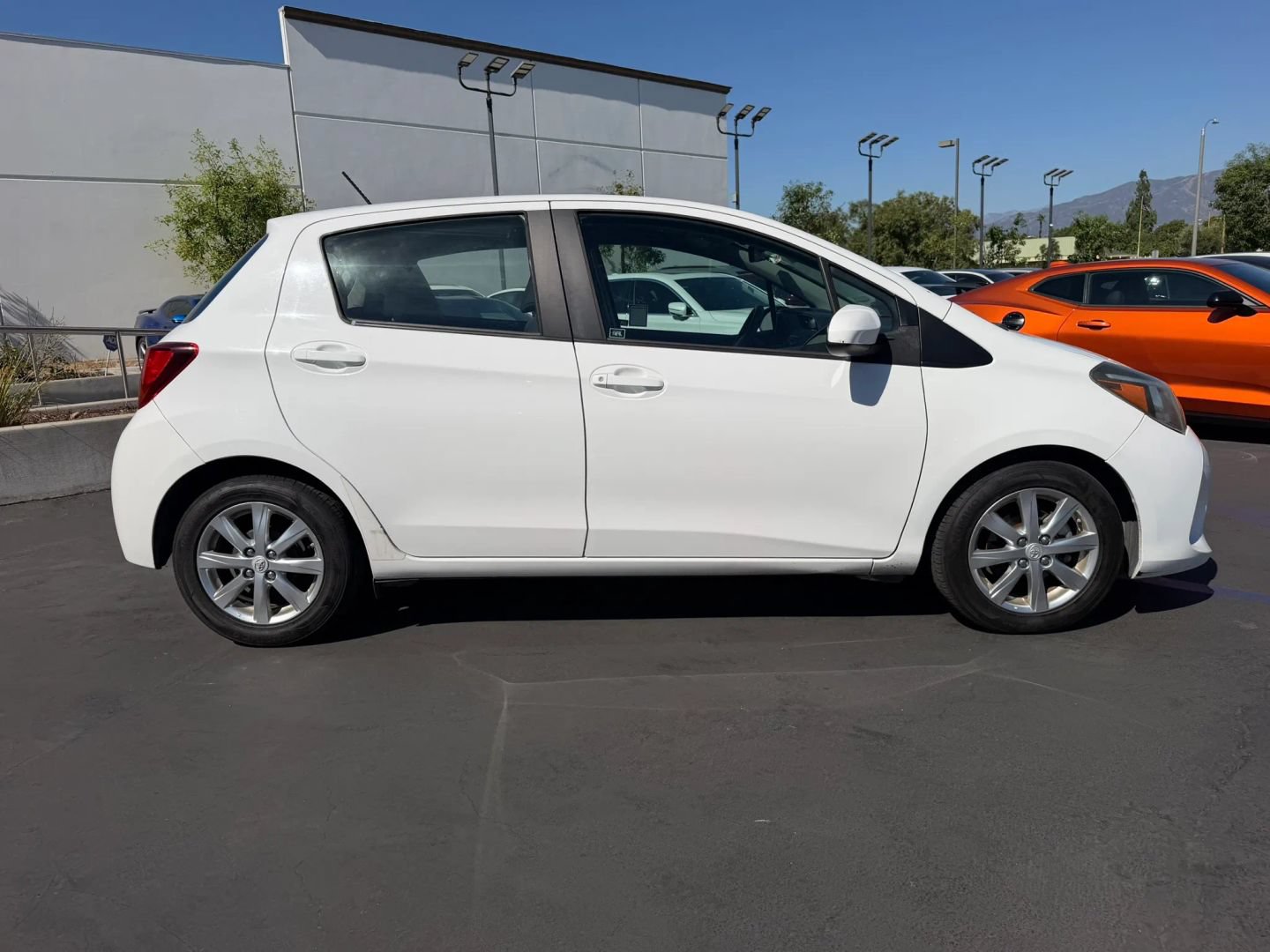 Used 2016 Toyota Yaris LE FWD image 5