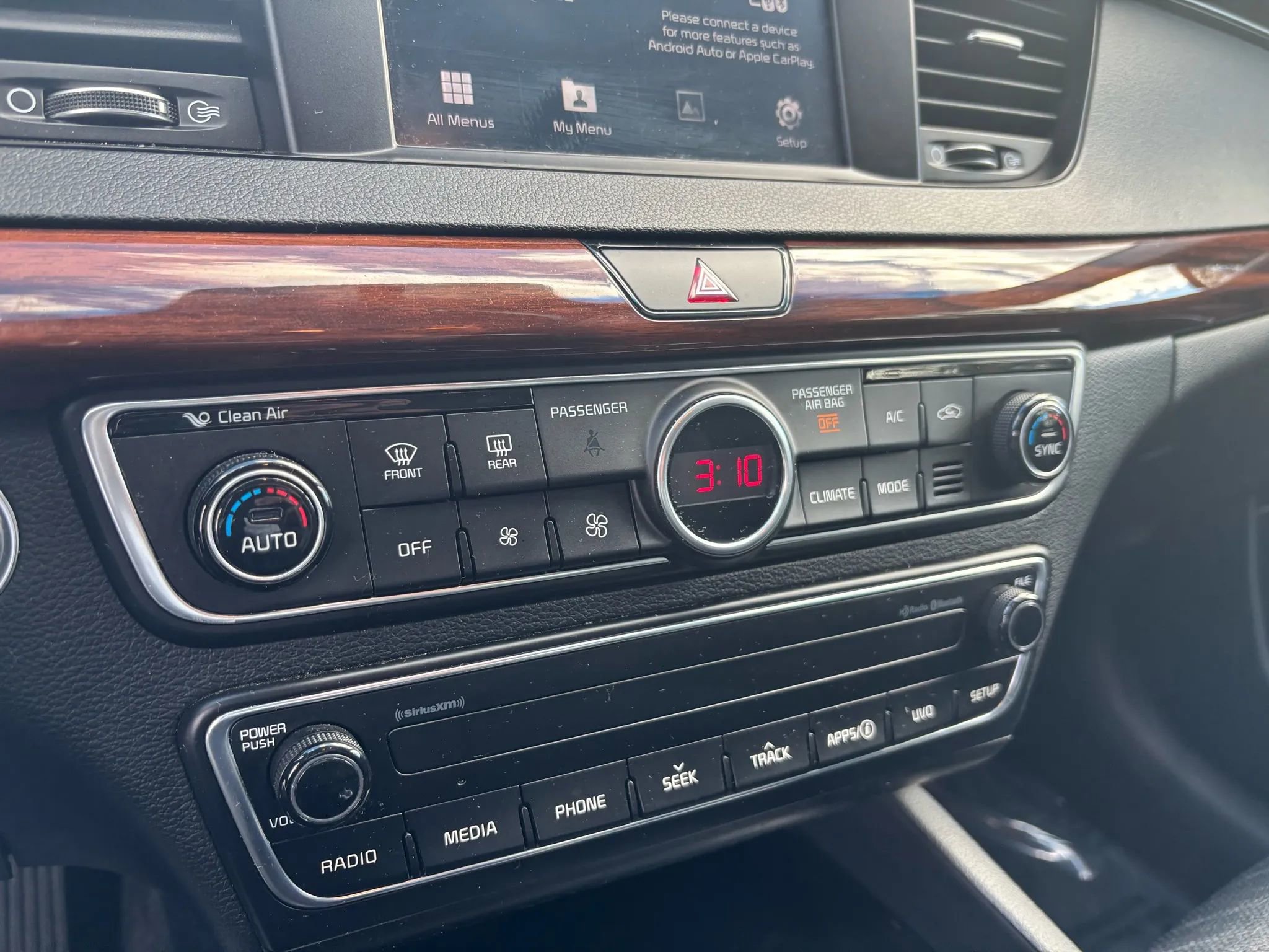 Used 2018 Kia Cadenza Premium image 25