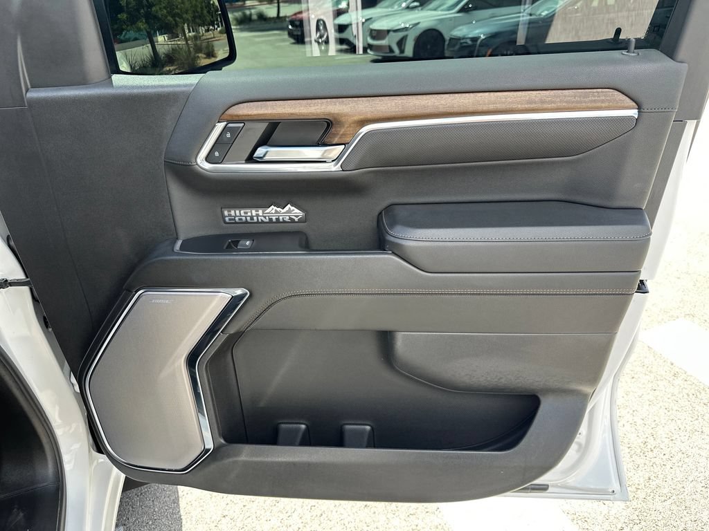 Used 2024 Chevrolet Silverado 1500 High Country w/ High Country Premium Package AWD/4WD image 34