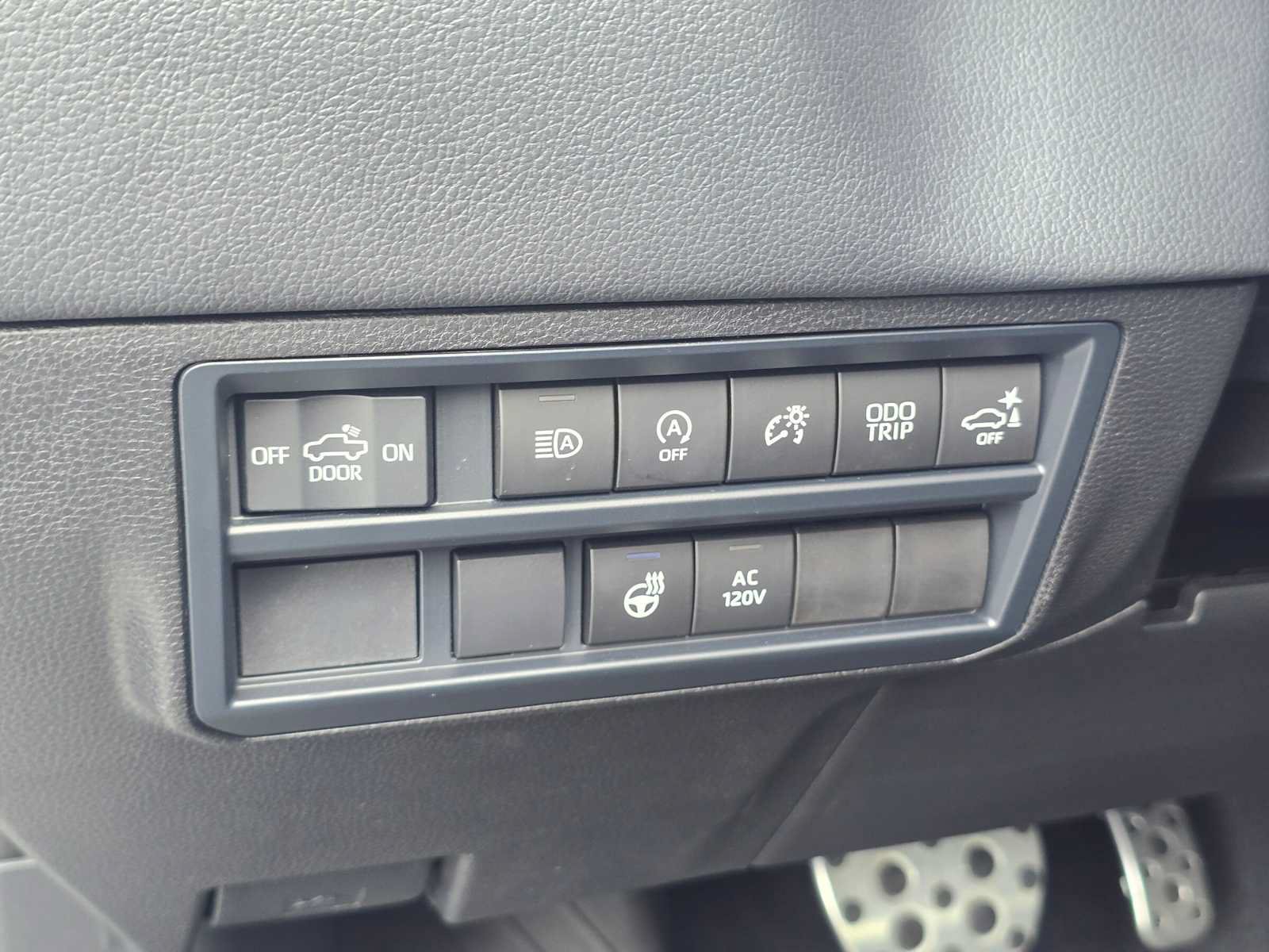 Certified 2025 Toyota Tundra Limited AWD/4WD image 25