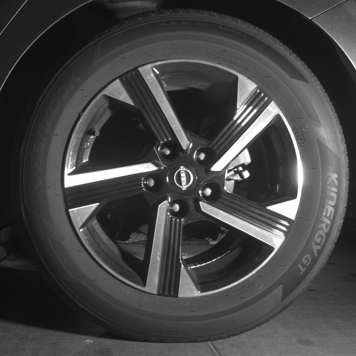 Used 2025 Nissan Sentra SV FWD image 14
