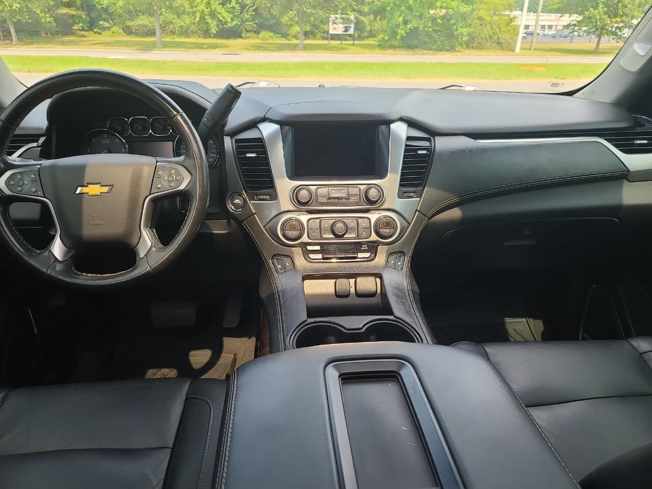 Used 2019 Chevrolet Suburban LT AWD/4WD image 28