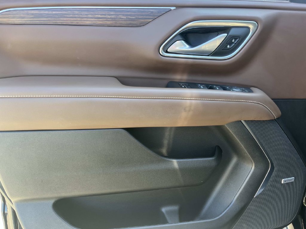 Used 2022 Chevrolet Suburban High Country AWD/4WD image 33