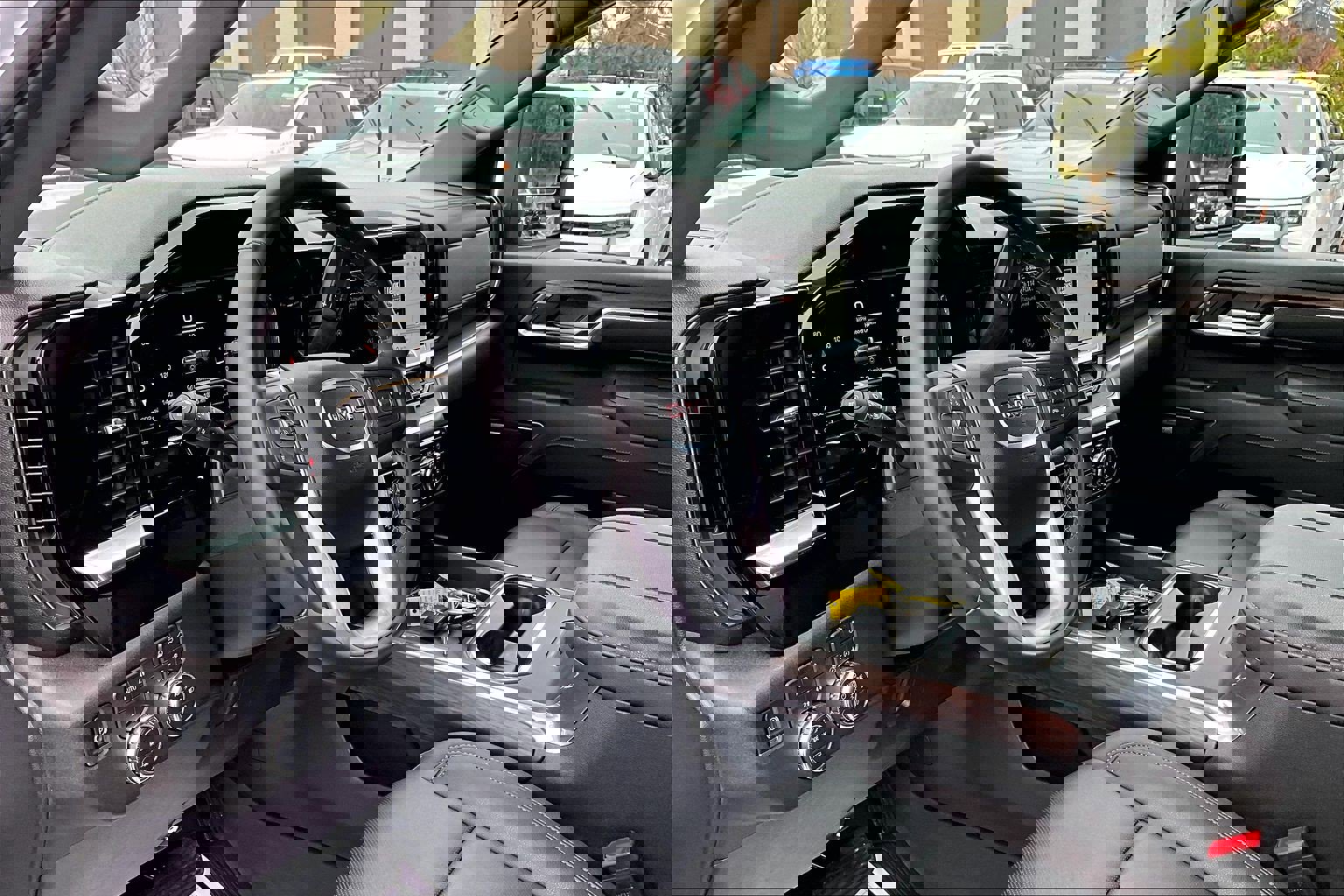 Used 2025 GMC Sierra 3500 SLT w/ SLT Premium Package image 14