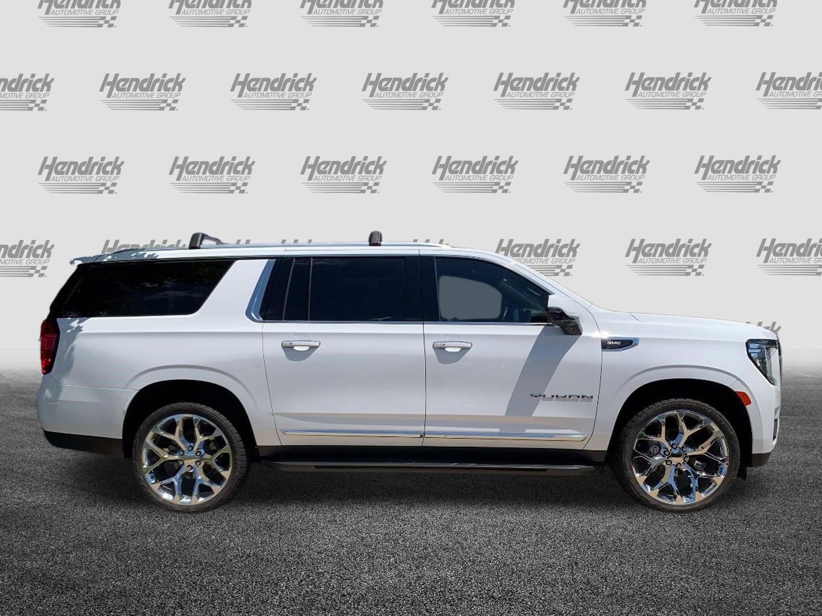 Used 2024 GMC Yukon XL SLT w/ SLT Luxury Package AWD/4WD image 11