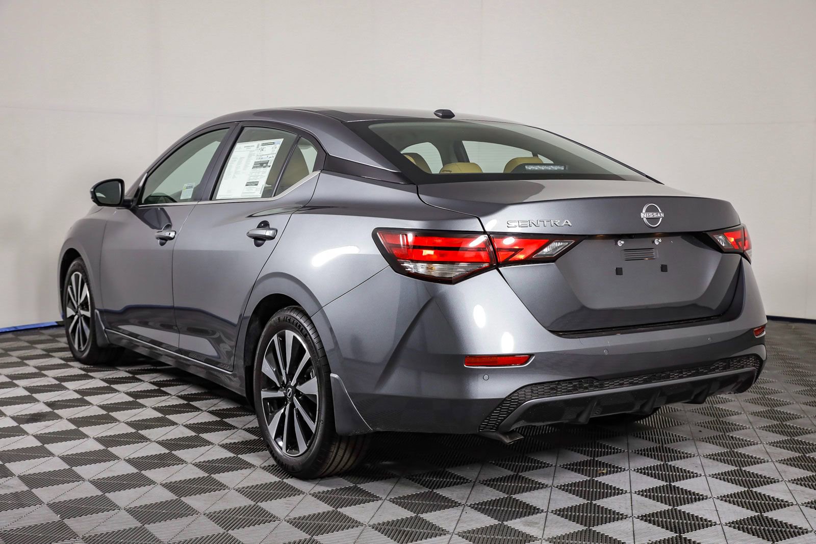 Used 2025 Nissan Sentra SV w/ SV Premium Package image 8