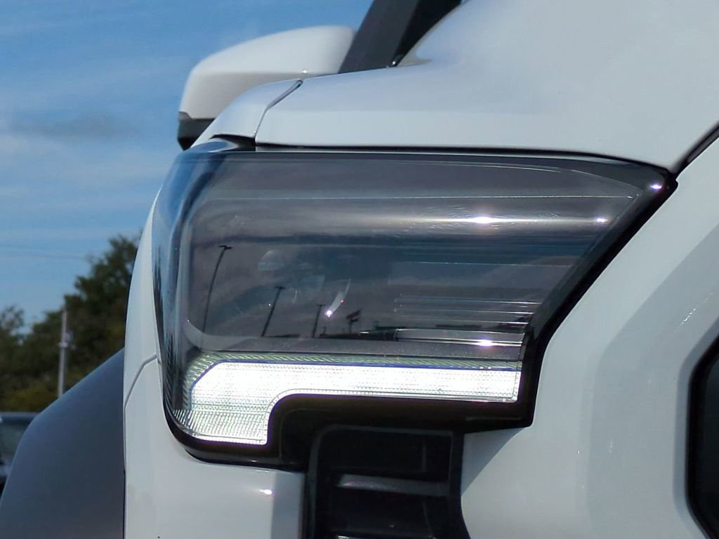 Used 2025 Toyota Tacoma Trailhunter image 9