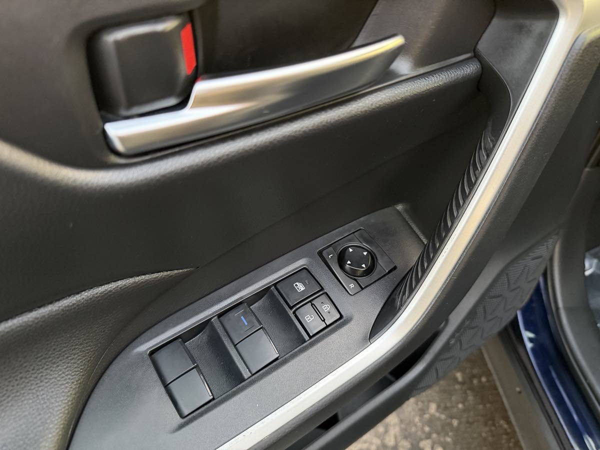 Used 2019 Toyota RAV4 XLE w/ All Weather Liner Package AWD/4WD image 23
