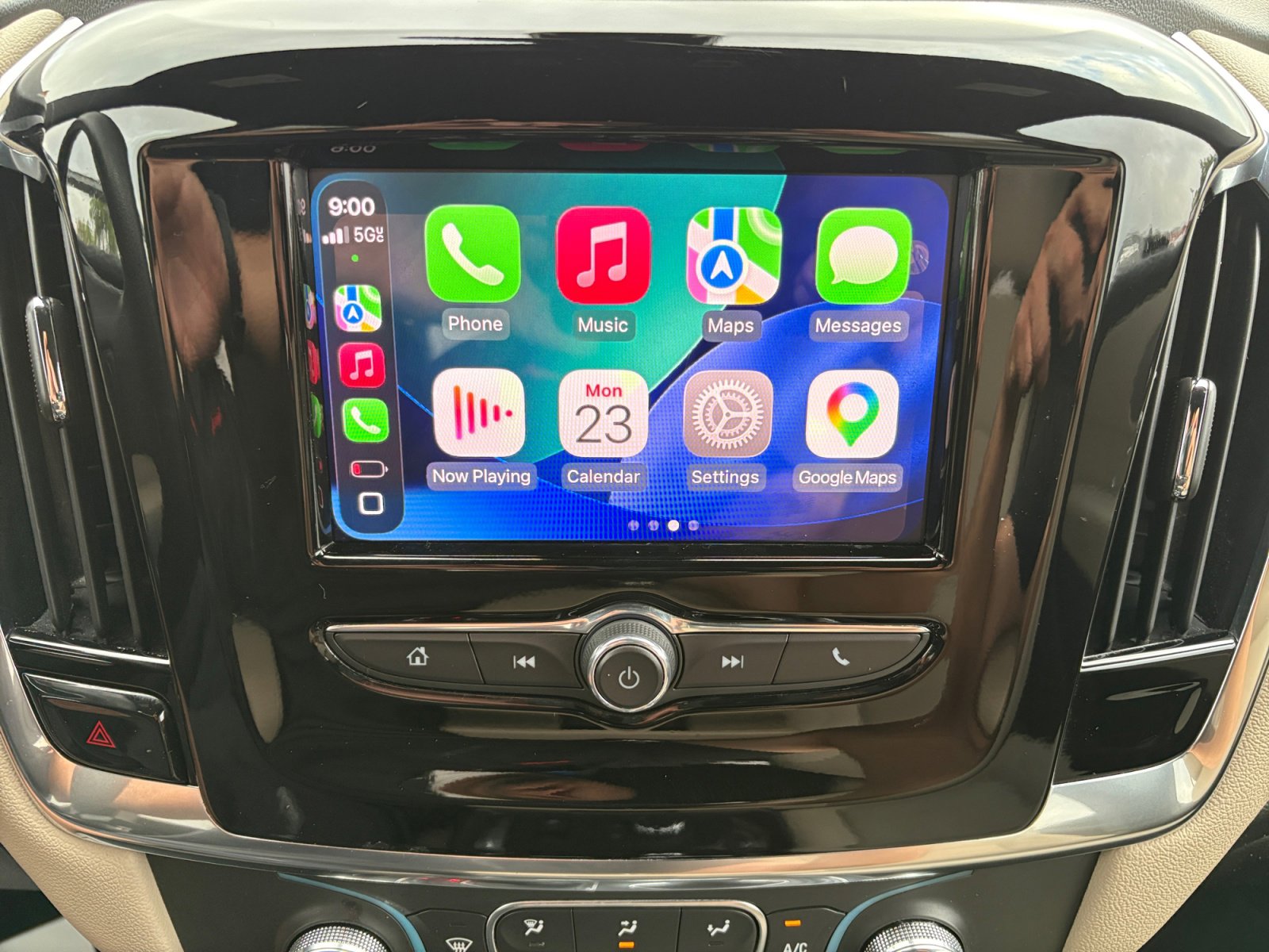 Used 2023 Chevrolet Traverse LS w/ Safety Package image 14