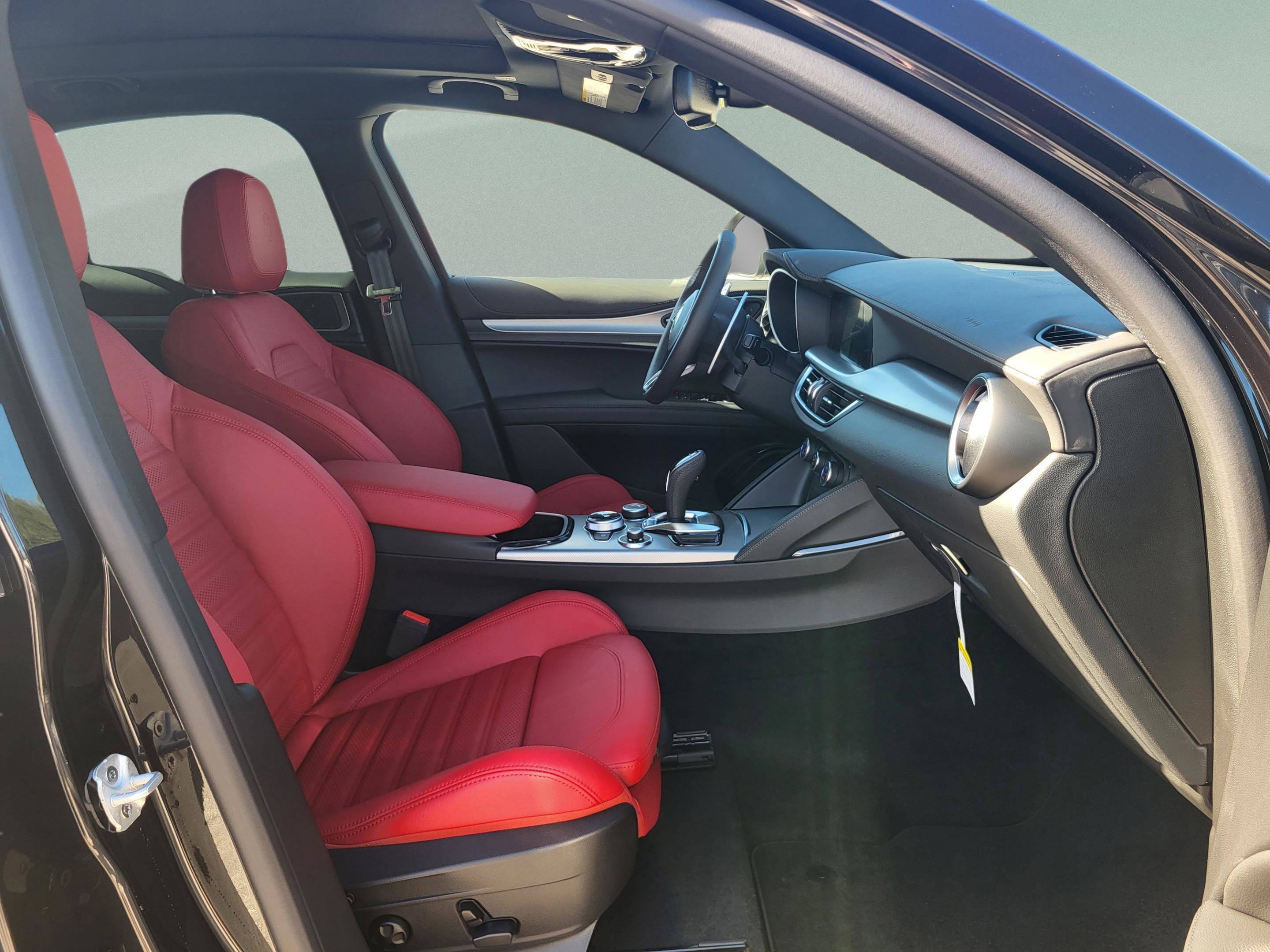 New 2026 Alfa Romeo Stelvio Sprint AWD/4WD image 37