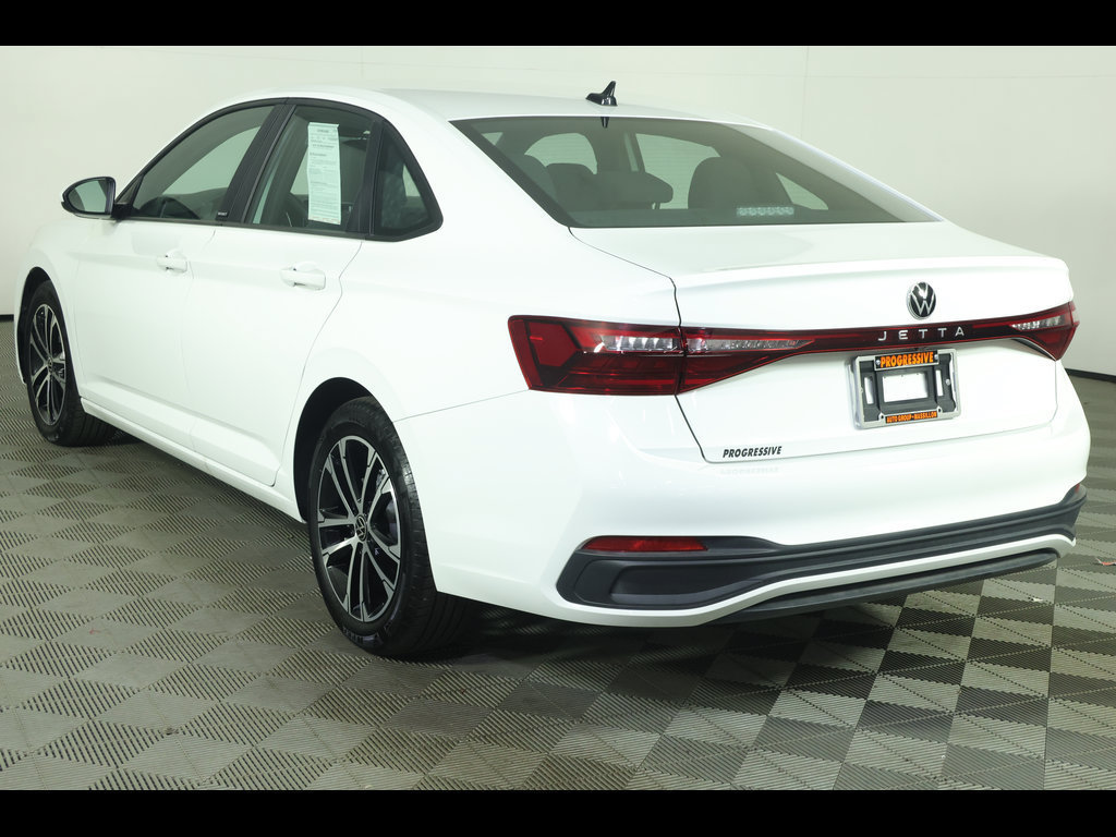 Used 2026 Volkswagen Jetta Sport FWD image 11
