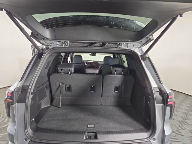 Used 2025 Chevrolet Traverse Z71 w/ Driver Confidence Package AWD/4WD image 35