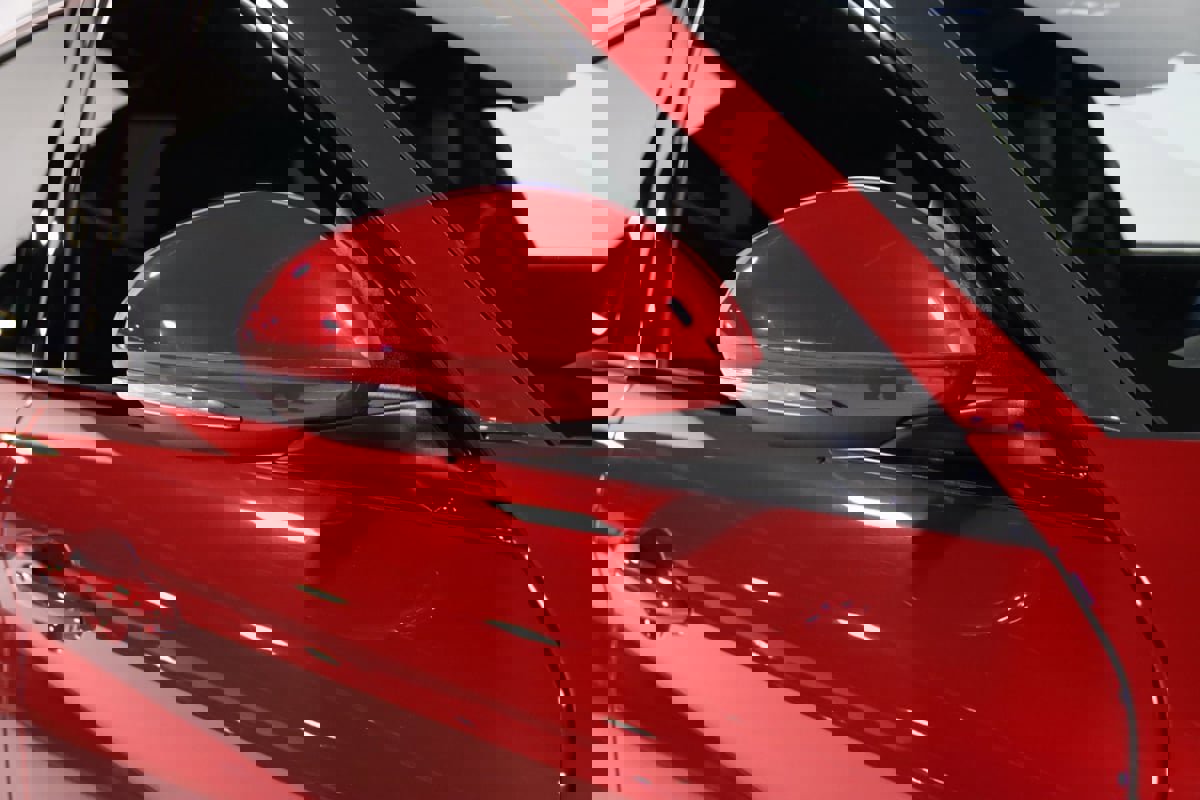 Used 2018 Alfa Romeo Giulia Quadrifoglio w/ Driver Assist Dynamic Package image 9