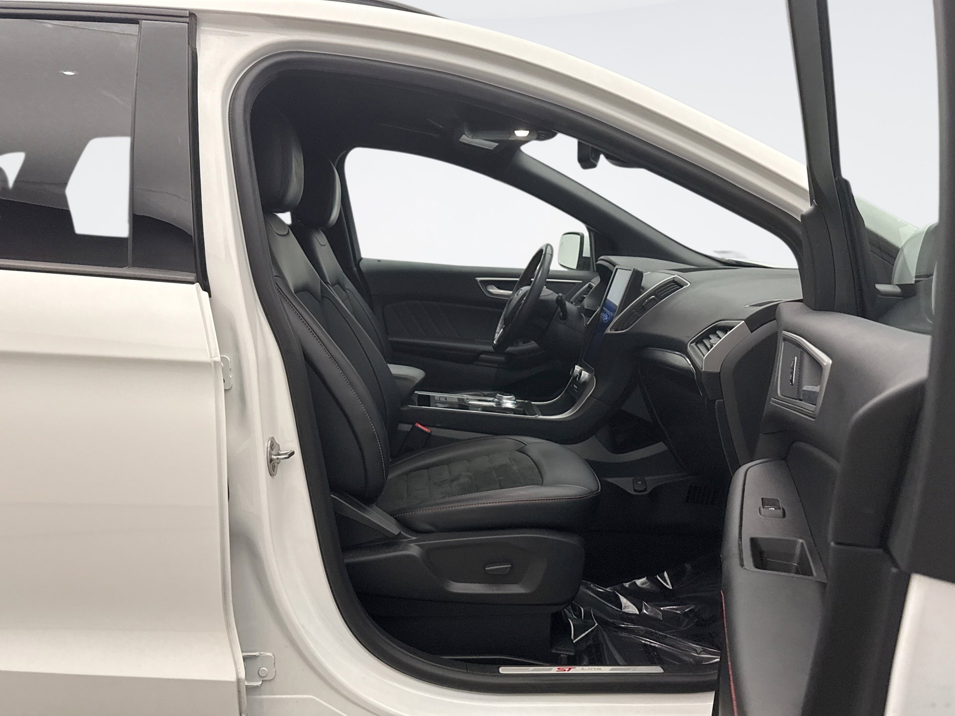 Used 2024 Ford Edge ST-Line image 17